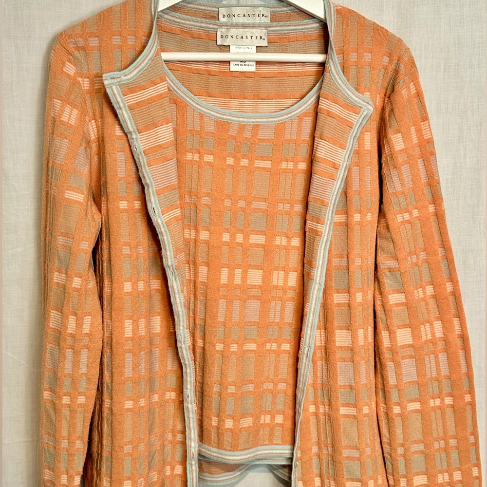 Doncaster shell & sweater set size M. Peachy apricot